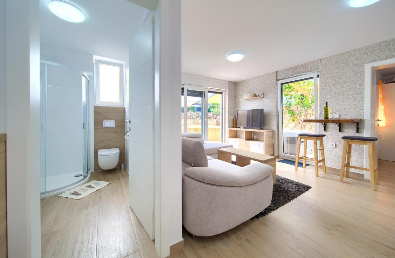 Apartments Nadica Deluxe Malinska Kültér fotó