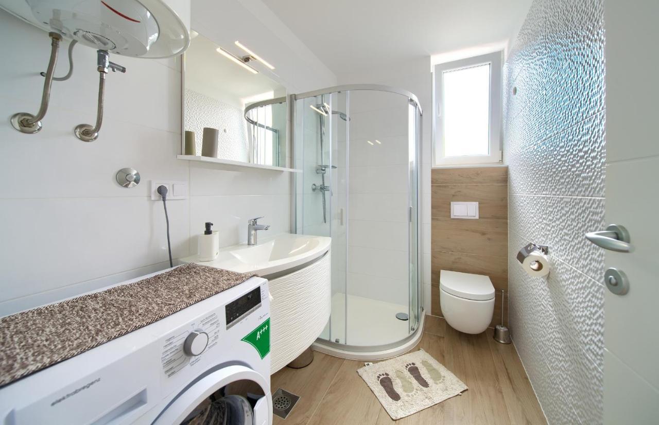 Apartments Nadica Deluxe Malinska Kültér fotó
