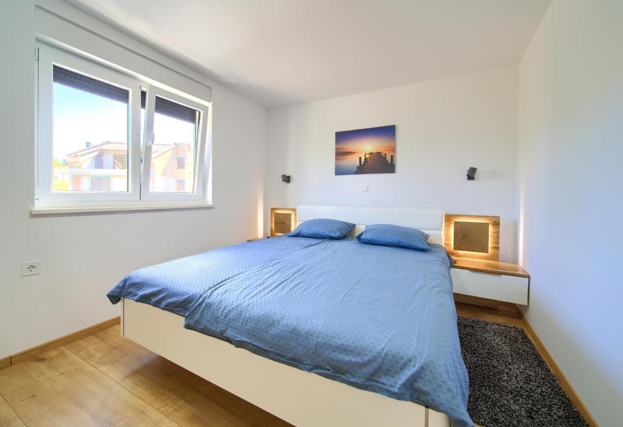 Apartments Nadica Deluxe Malinska Kültér fotó