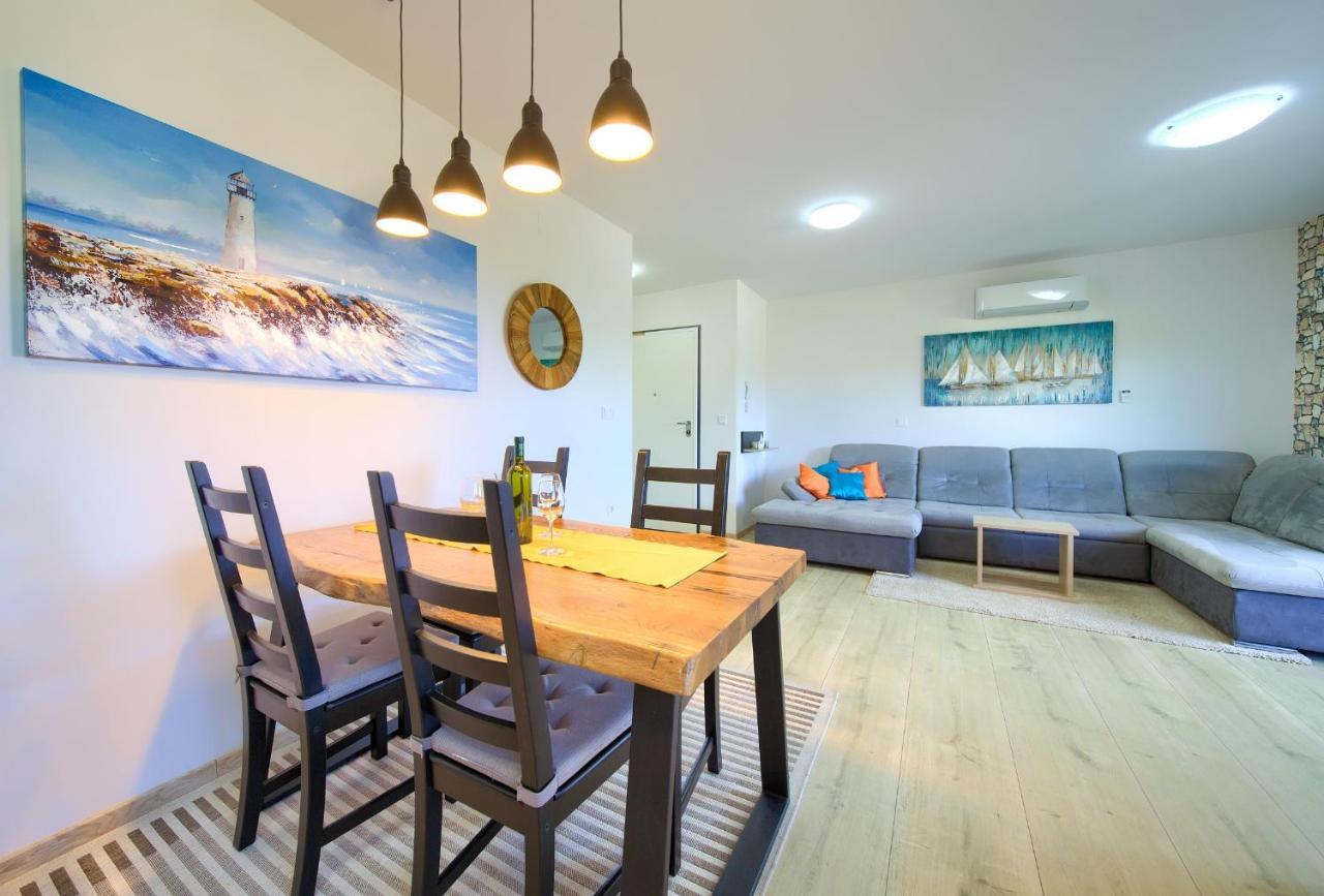 Apartments Nadica Deluxe Malinska Kültér fotó