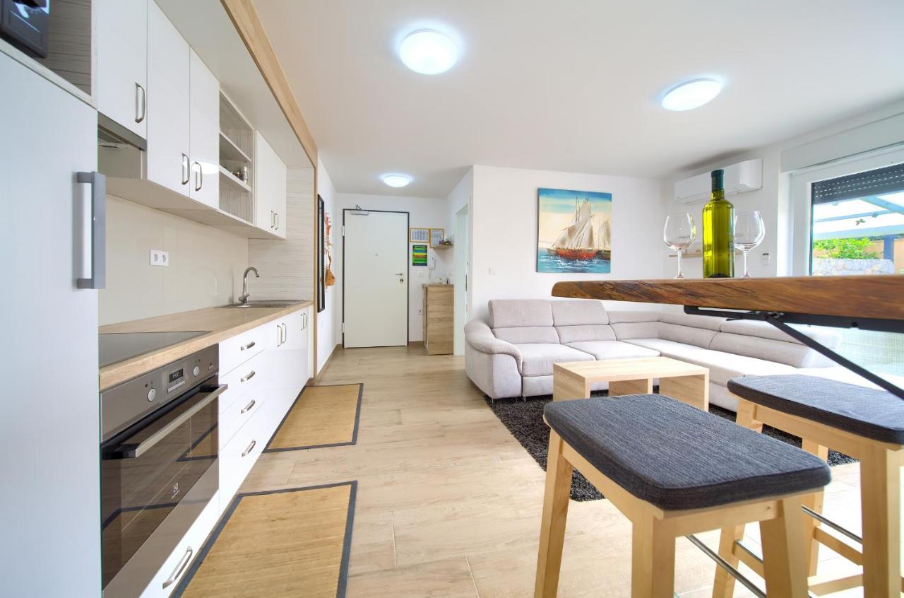 Apartments Nadica Deluxe Malinska Kültér fotó