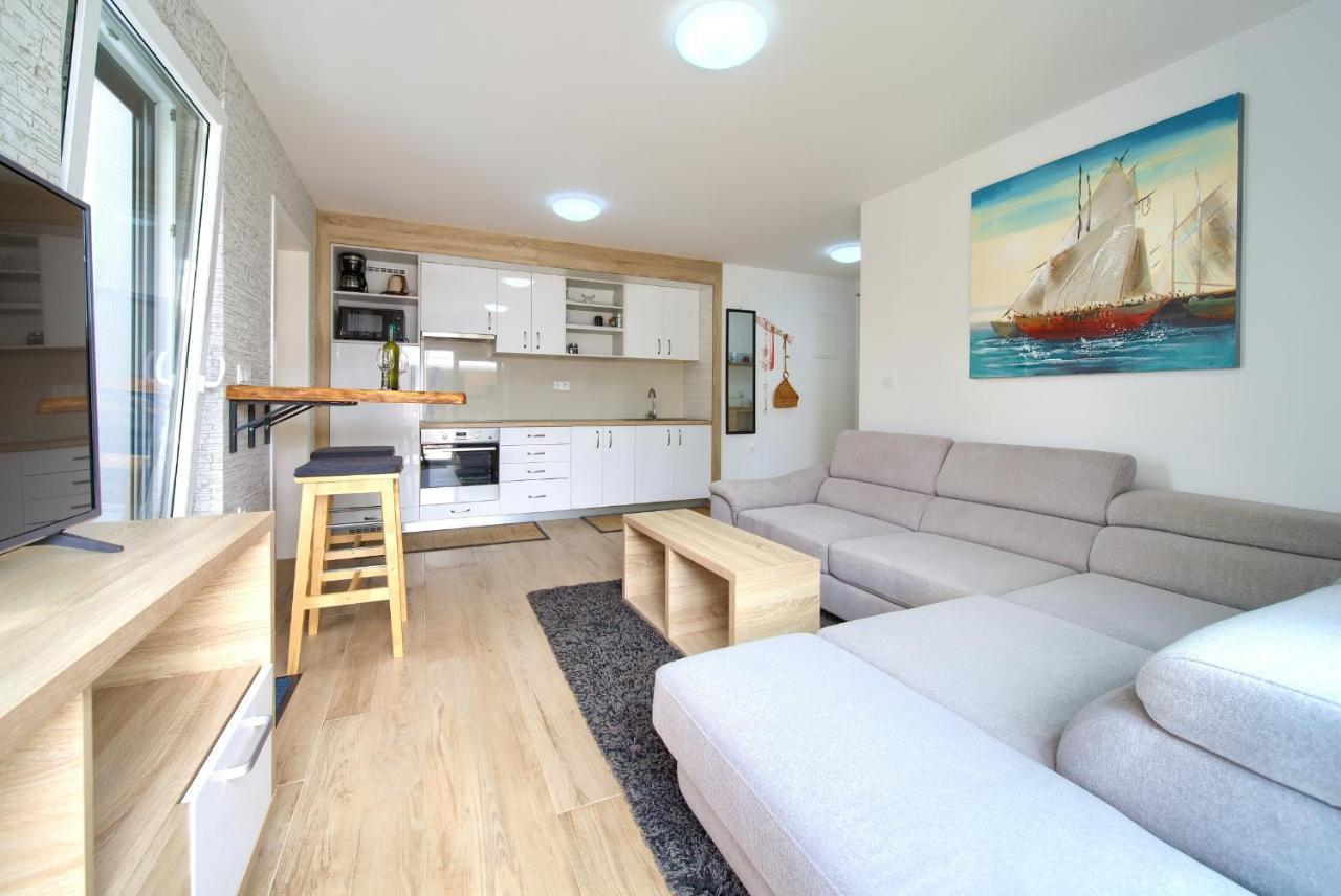 Apartments Nadica Deluxe Malinska Kültér fotó