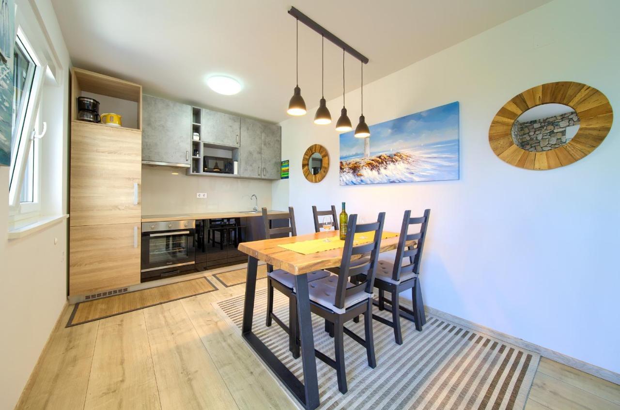 Apartments Nadica Deluxe Malinska Kültér fotó